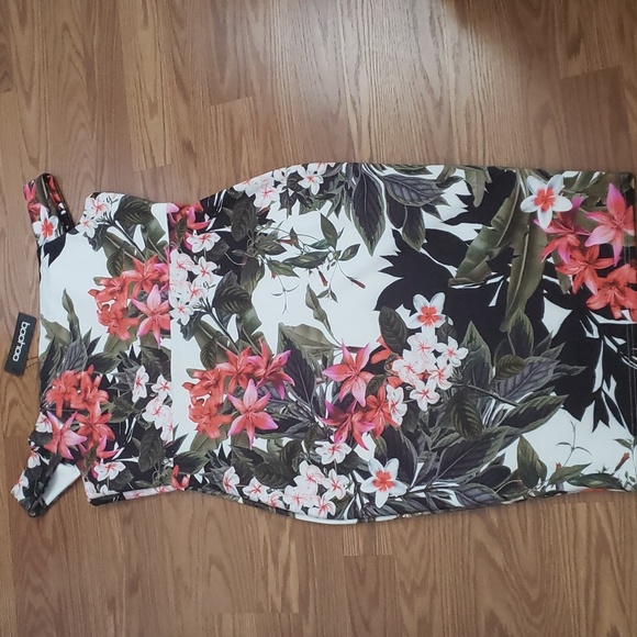 Boohoo Tropical Print Midi Dress - Picture 8 of 12